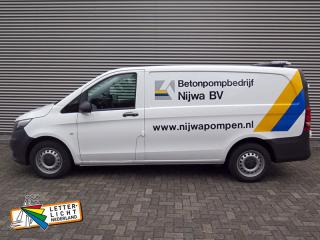 Busbelettering Mercedes Vito volgens huisstijl.